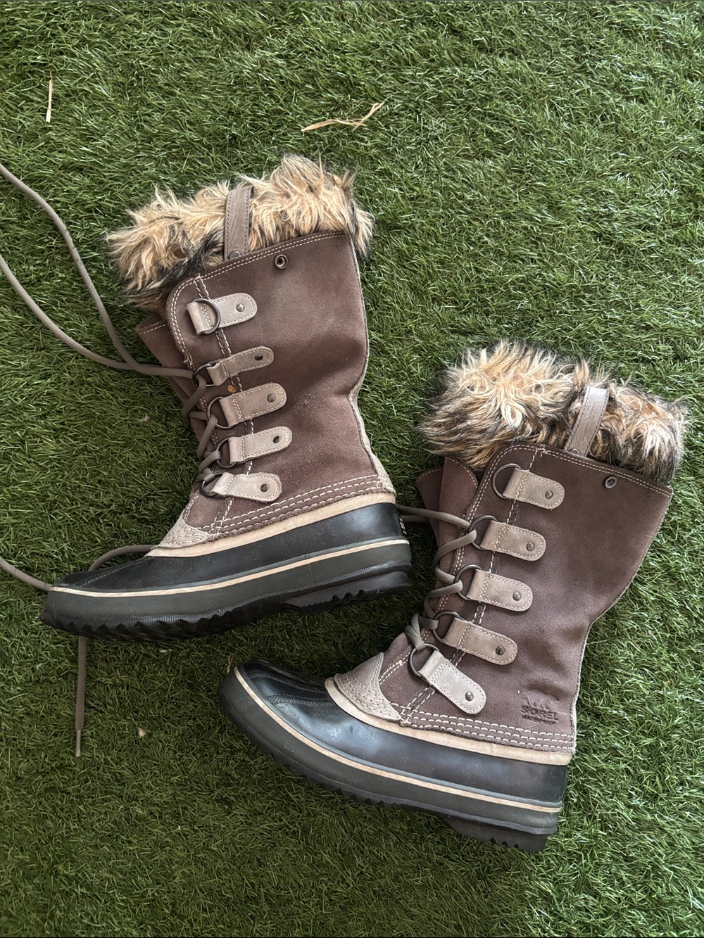 Sorel Women's Lace-Up Faux Fur Winter Boots
